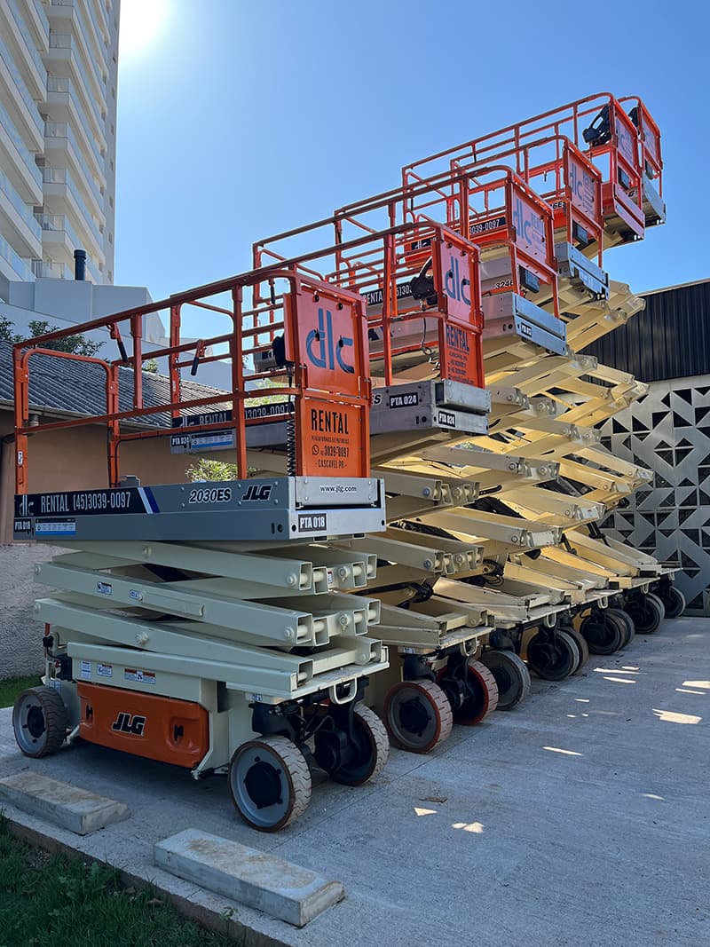 Plataforma elevatória DLC Rental — foto 3 da frota